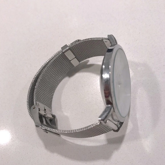 Marble Face Silver Mesh Watch - Picture 3 of 5